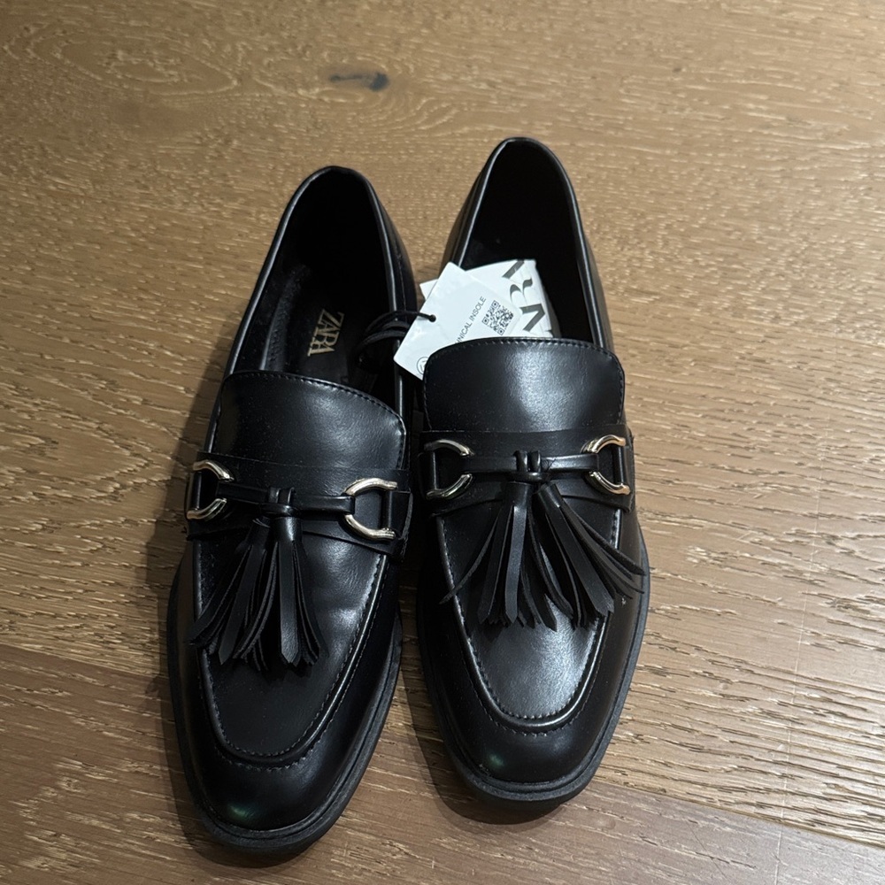 Zara Women’s black Leather Loafers with Tassels New with Tags Size 39 - Picture 4 of 4